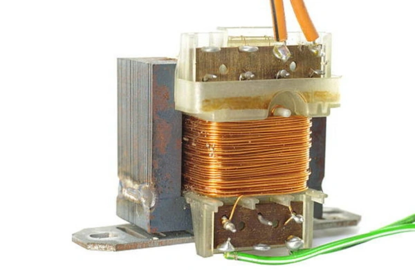CRT flyback transformer